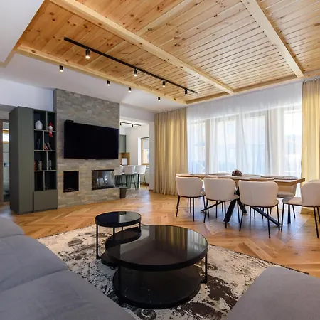 Luxury With Hot Pool