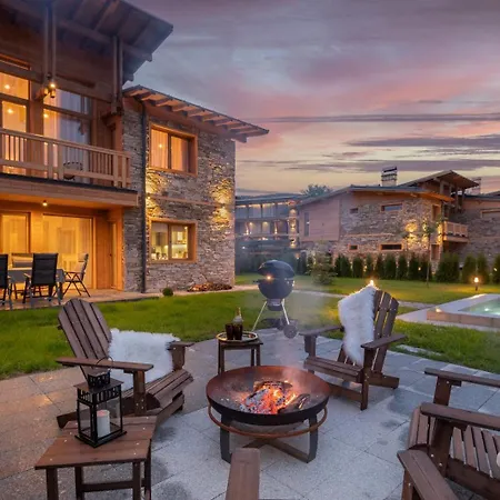 Luxury With Hot Pool