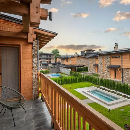 Luxury With Hot Pool *