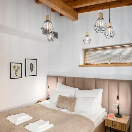 Luxury With Hot Pool Chalet