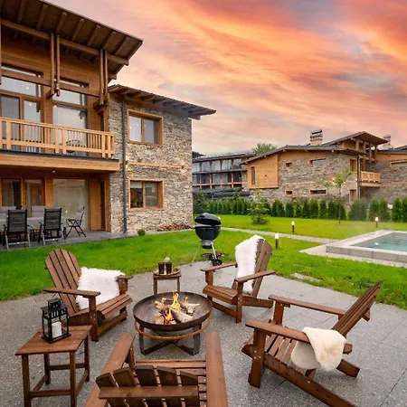 Luxury With Hot Pool Chalet
