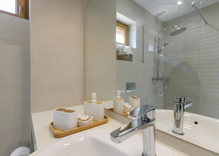 Luxury With Hot Pool Banya