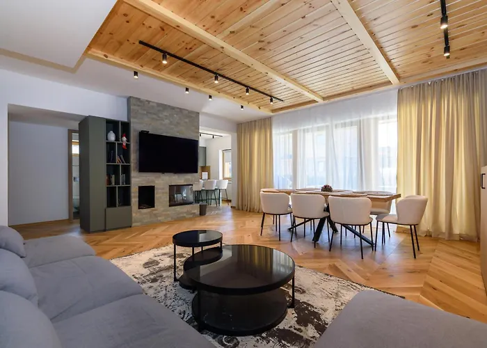 Luxury With Hot Pool